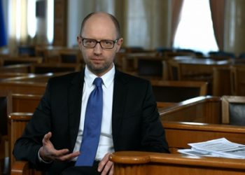 Яценюк просил участников коалиции "забыть о политических распрях"