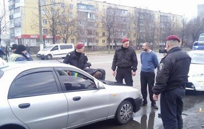 В Житомире оперативники задержали пьяного киевского копа за рулем такси