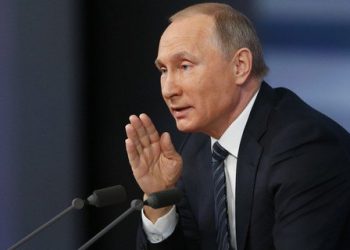 Путин считает "чушью" обвинения в коррупции своего друга Ролдугина