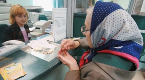 В Кабмине пояснили, кто из переселенцев с Донбасса сможет получать пенсии