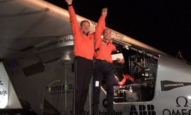 Самолет Solar Impulse совершил трехдневный перелет через океан, - видео