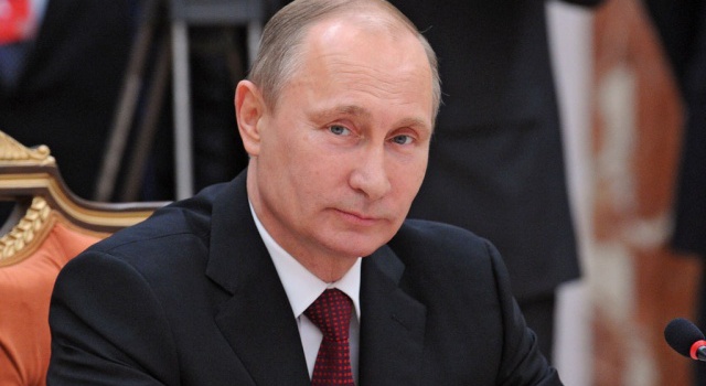 Фанат Путина случайно назвал главу страны геем