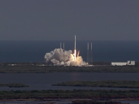 Ракета Falcon 9 успешно приземлилась