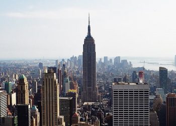 Сейсмографы США регистрируют вибрацию после землетрясения в Эквадоре