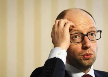 Яценюка заподозрили в получении взятки в 3 млн долларов