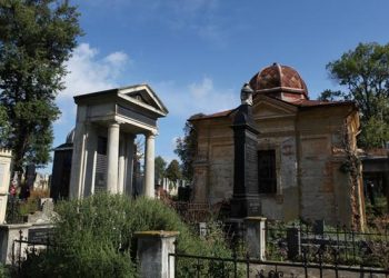 В Черновцах на кладбище ведут видеонаблюдения