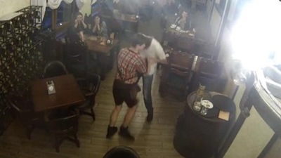 Брат главы ДНР устроил потасовку в баре