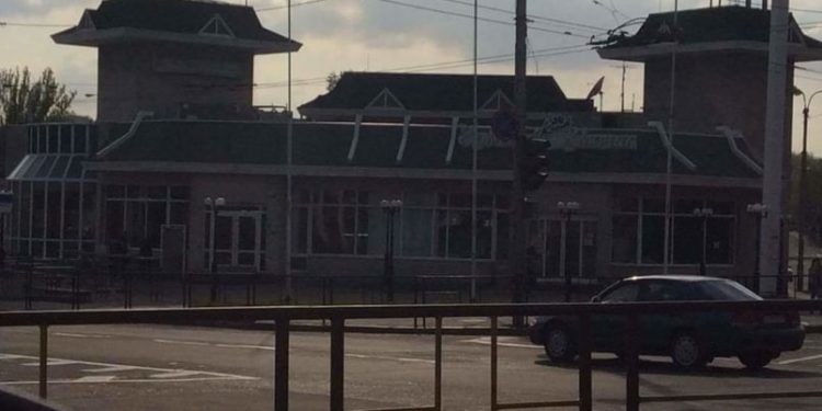 Реинтеграция Донбасса началась: боевики захватили McDonalds