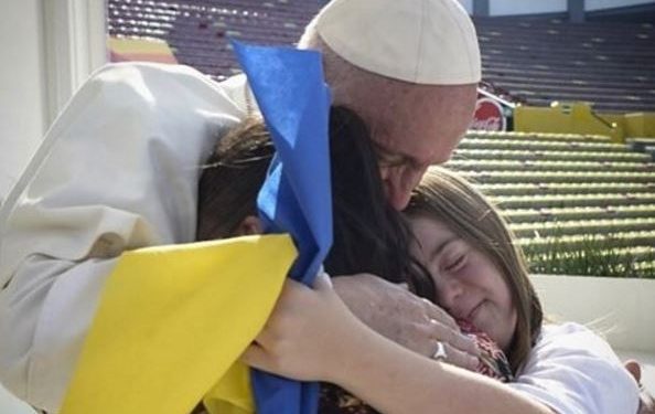 СМИ перепутали символ синдрома Дауна с украинским флагом
