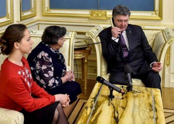 Савченко прекратила голодовку, - Порошенко