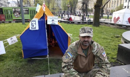 Во Львове грузин объявил голодовку в поддержку Савченко