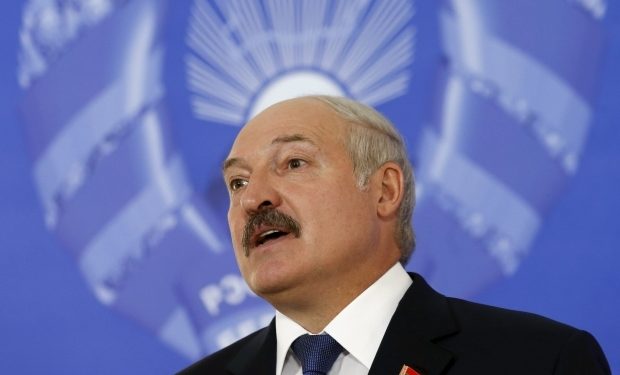 Лукашенко заявил, что не будет «мальчиком на побегушках» у Кремля