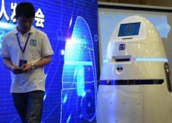В Китае на улицах будут дежурить полицейские-роботы