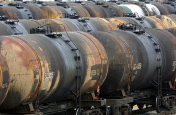 Яценюк требует наложить мораторий на покупку нефтепродуктов в РФ