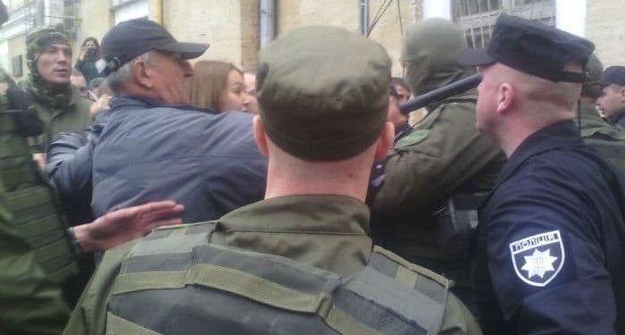 В Одессе из-за георгиевской ленточки случилась потасовка