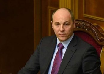 Парубий поддерживает введение визового режима с РФ