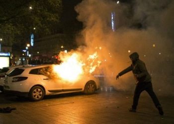 В Париже беспорядки из-за реформ: арестовали 12 человек