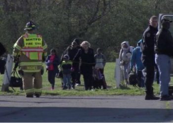 Поезд попал в аварию в США