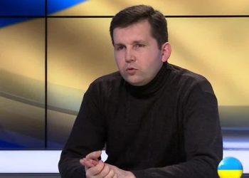 Стало известно имя политолога-самоубийцы