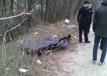 В Киеве люди нашли труп в одеяле
