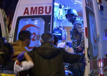 В Турции авто военных подорвалось на самодельной бомбе