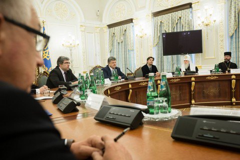 Порошенко ратует за единую поместную православную церковь в государстве