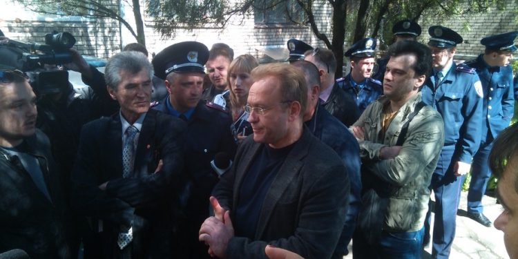 В Запорожье "тепло встретили" пророссийского политика Волгу