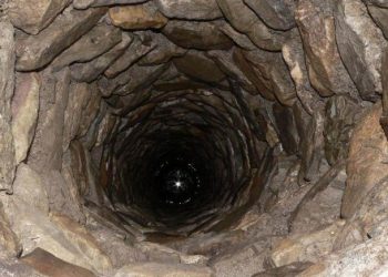 Жительница Донецкой области обнаружила в колодце человеческие останки