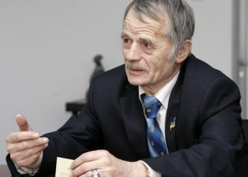 Крымских татар выживают с полуострова, - Мустафа Джемилев