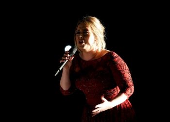 Адель забыла слова во время своего выступления