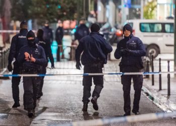 СМИ: Полиция Брюсселя применила водометы во время акции против террора