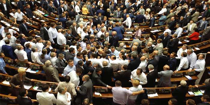 Геращенко закрыла заседание ВР из-за потасовки