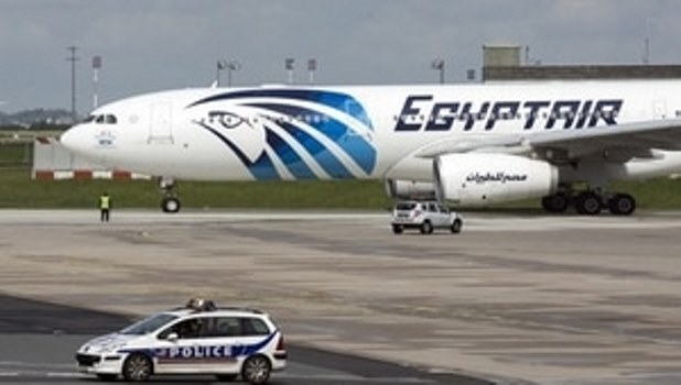 За минуты до крушения с самолета EgyptAir поступали тревожные сообщения