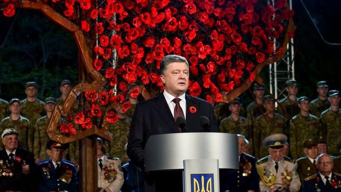 Порошенко рассказал, сколько украинское государство тратит на оборону