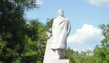 В Одессе cносят последний памятник Ленину