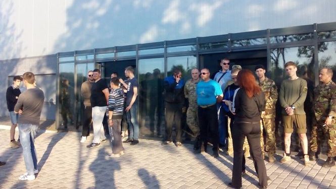 В Ивано-Франковске активисты сорвали концерт Лободы
