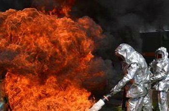 Пожар в Киеве: на рынке «Юность» горели киоски