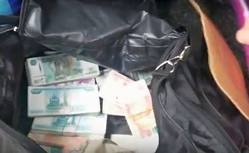 Мужчина пытался провезти на Донбасс 3 миллиона рублей
