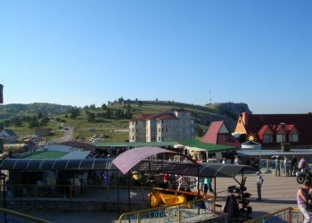 В Крыму оперативники провели рейд по торговым точкам на Ай-Петри