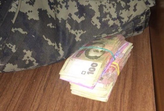 Пограничников в зоне АТО задержали за взятки