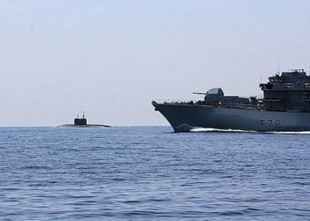 Британский военный фрегат засёк возле Ла-Манша российскую подлодку