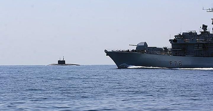 Британский военный фрегат засёк возле Ла-Манша российскую подлодку