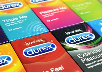 Презервативы Durex запретили продавать в России