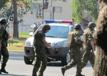 Ранивший полицейского в Мариуполе стрелок сдался