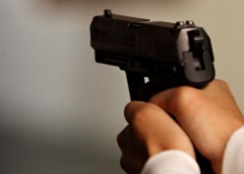 В Киеве продавец-инвалид обстрелял женщину