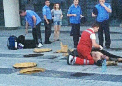В Киеве двое рабочих задохнулись в канализации