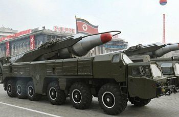 КНДР за сутки запустила две баллистические ракеты