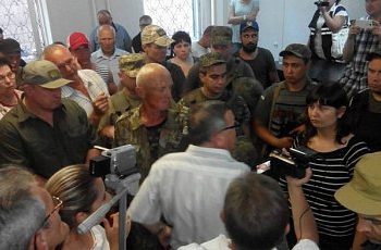В Мариуполе на суде по делу об убийстве СБУшника произошли потасовки