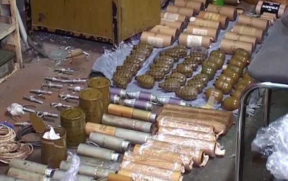 Владелец найденного в Киеве арсенала оружия совершил суицид