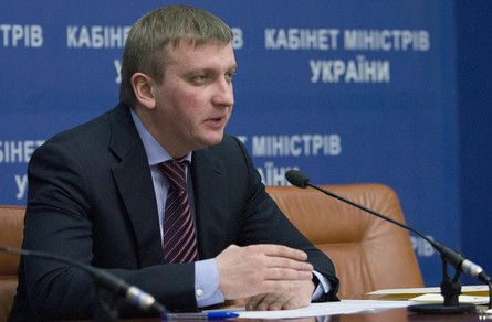 СМИ: Петренко анонсировал увольнение большого количества судей